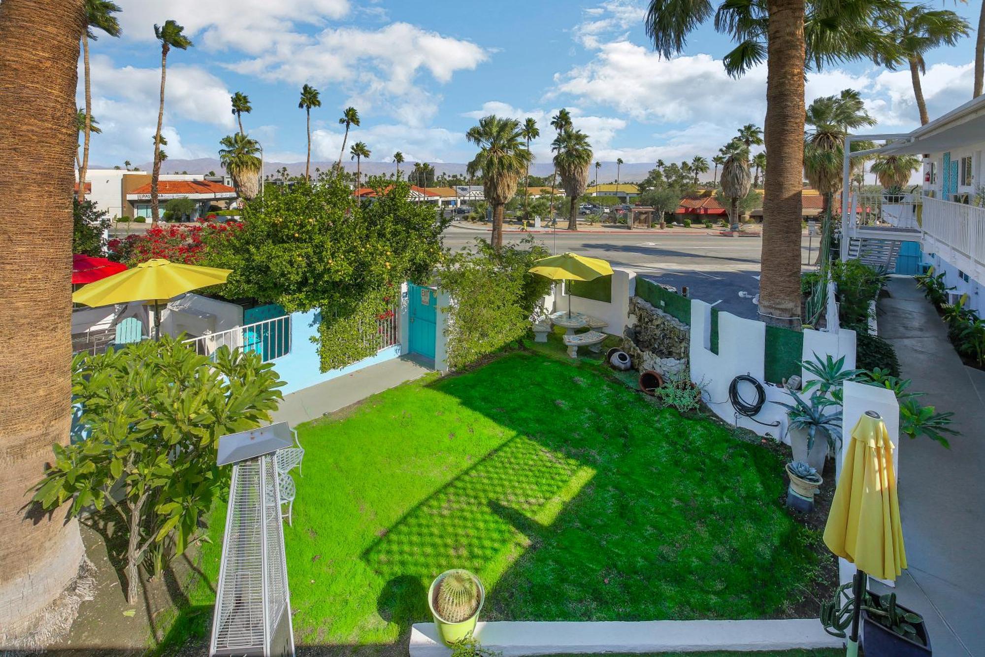 Inn At Palm Springs Exterior photo