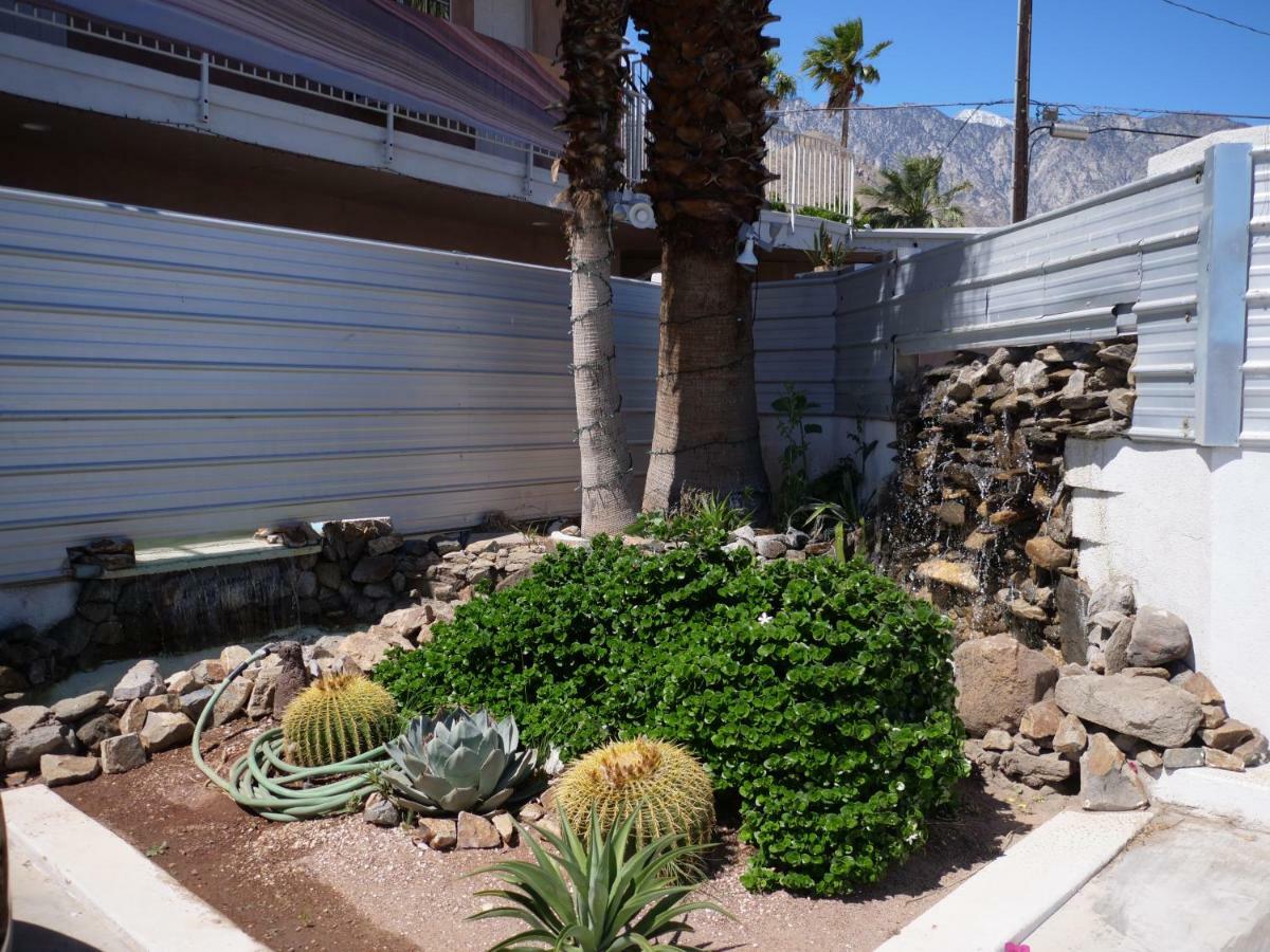 Inn At Palm Springs Exterior photo